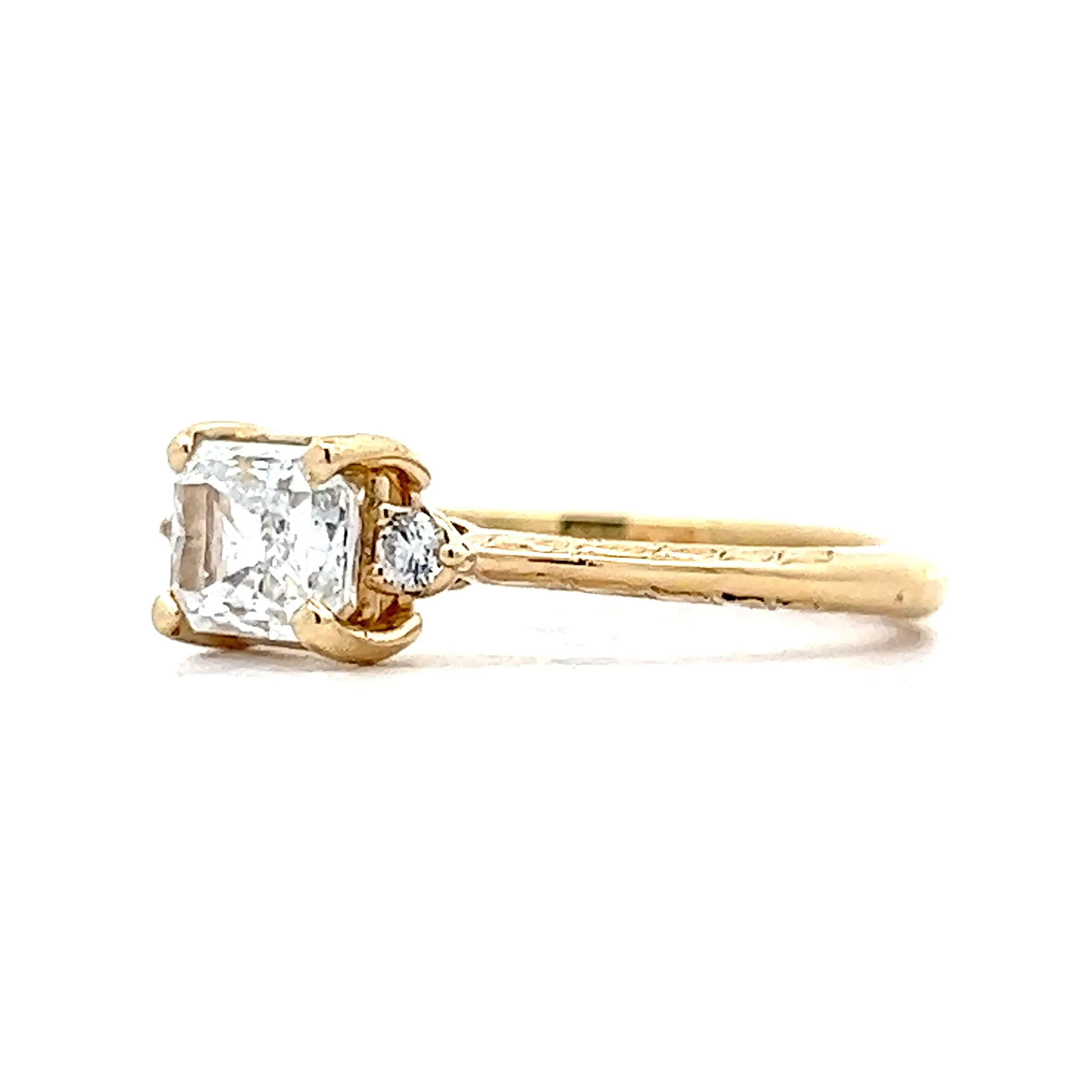1.01 Radiant Cut Diamond Engagement Ring in 14k Yellow Gold