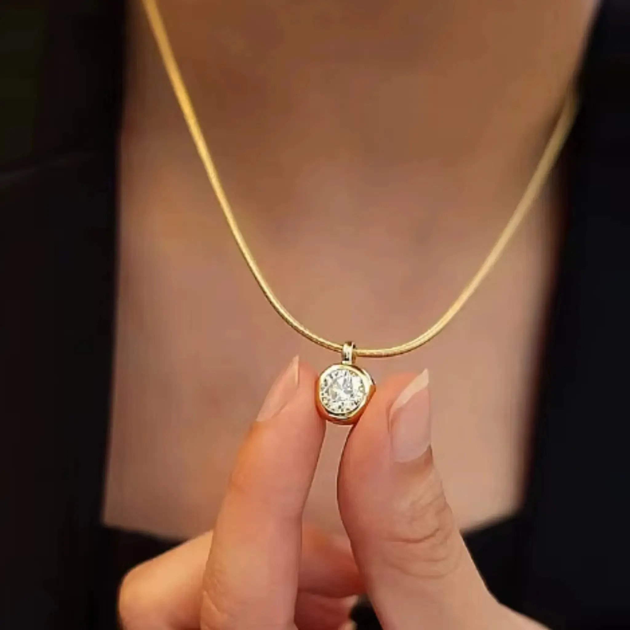 AURA GOLD NECKLACE