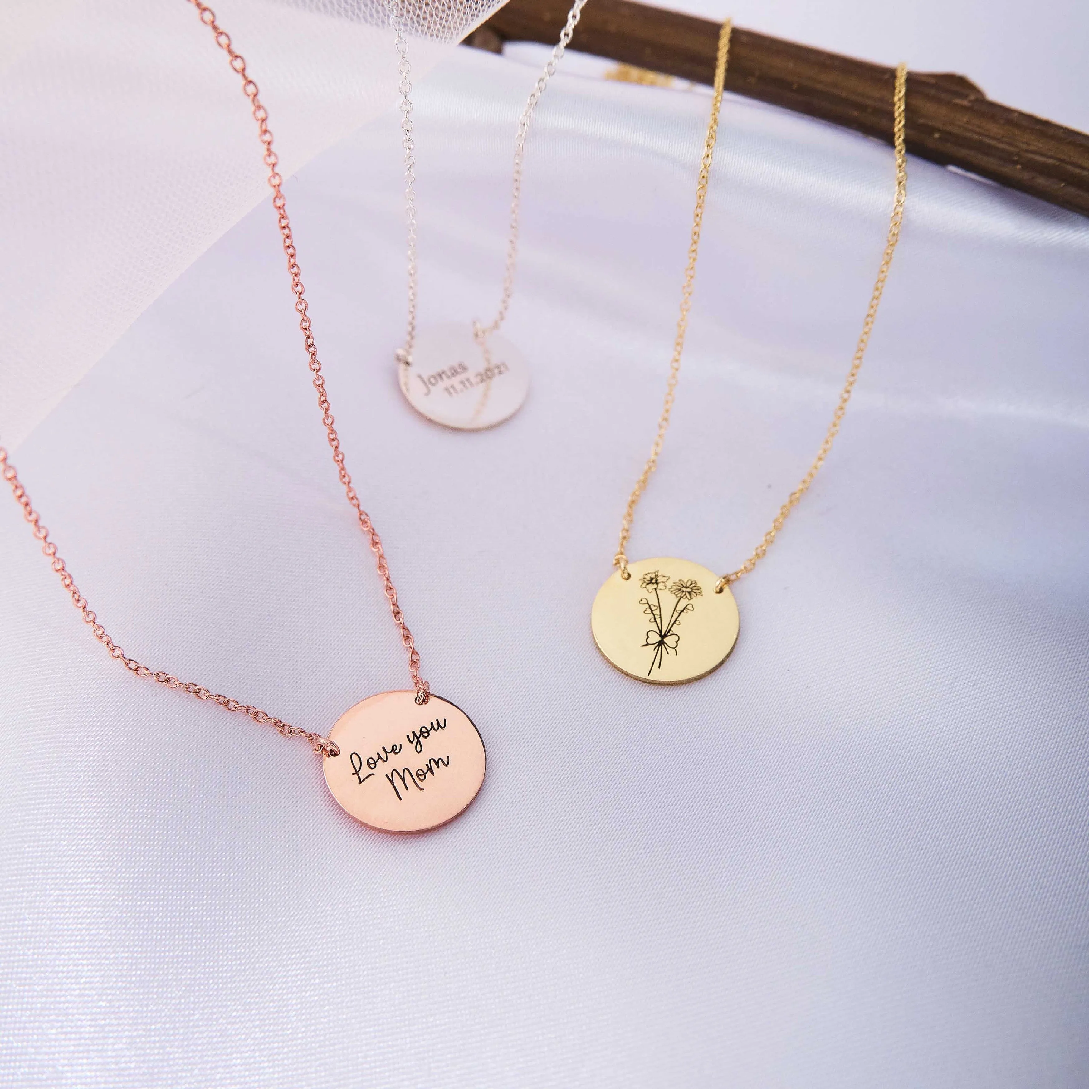 Birth Flower Necklace and Flower Name Necklace