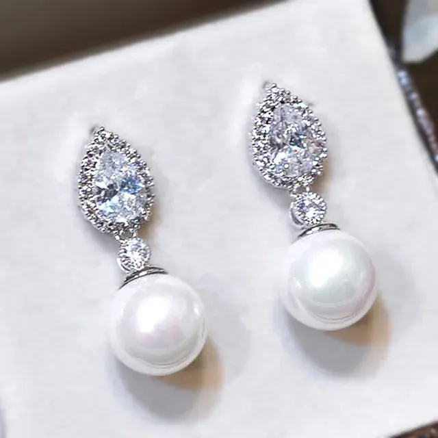Elegant Floral Pearl Earrings for Women – Luxurious CZ Stone
