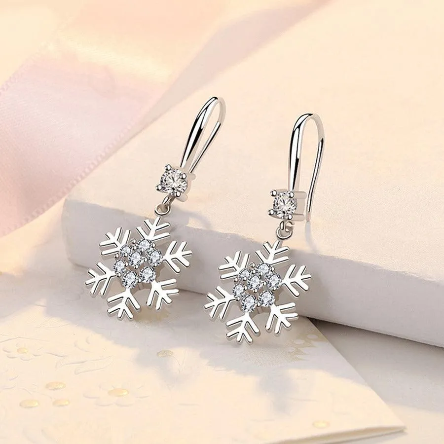 Elegant Snowflake Rhinestone Earrings – Perfect Christmas Jewelry for Women