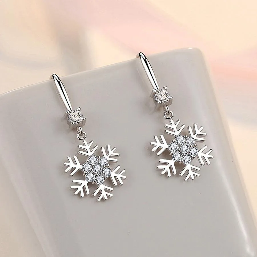Elegant Snowflake Rhinestone Earrings – Perfect Christmas Jewelry for Women