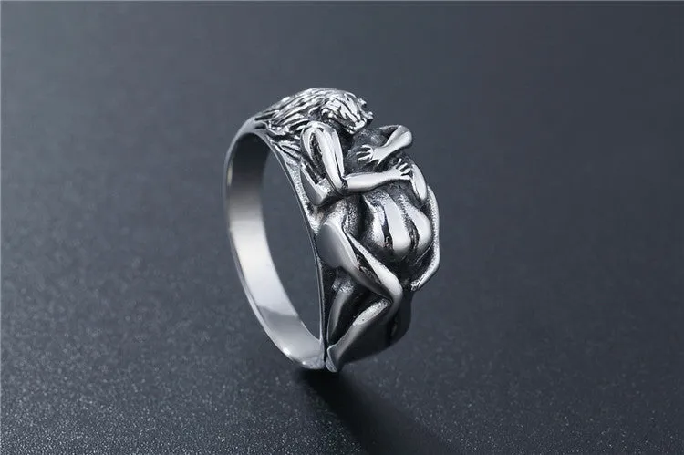 European and American Vintage Titanium Steel Embrace Love Rings