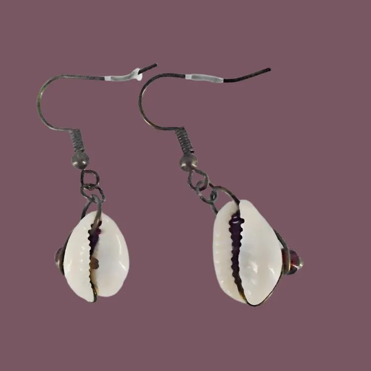 Handmade Exquisite Bronze Wired Cowrie Shell Earrings with Vibrant Glass Beads – S-Style Design✨