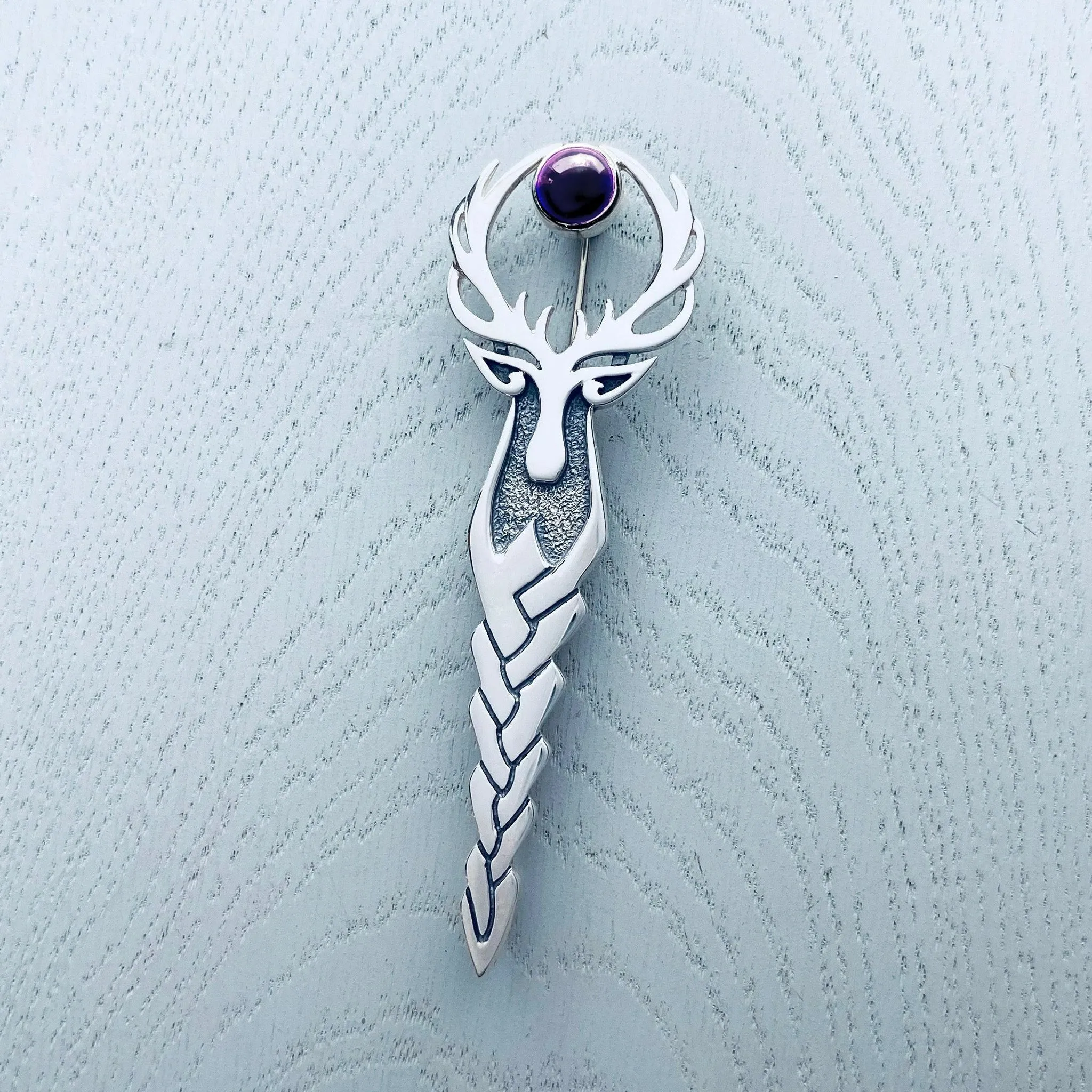 Highland Stag | Amethyst Kilt pin