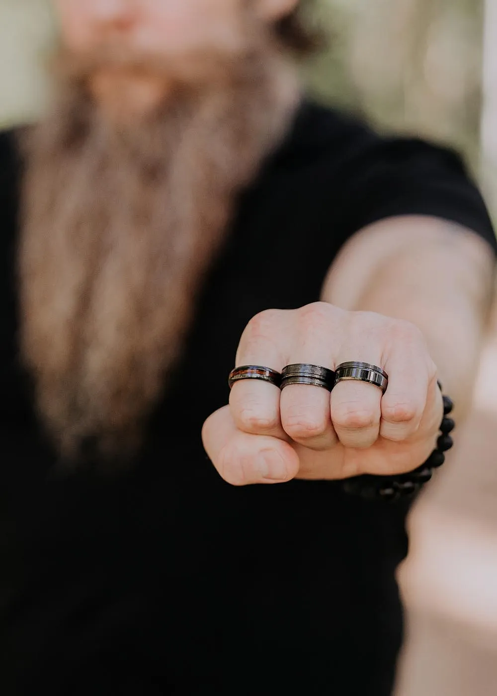 Kahoya Ring in Black Ceramic