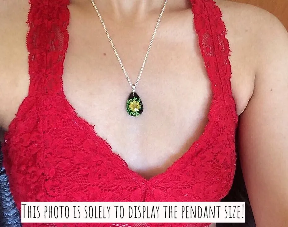 (On Sale!) Bubblegum Real Flower Necklaces