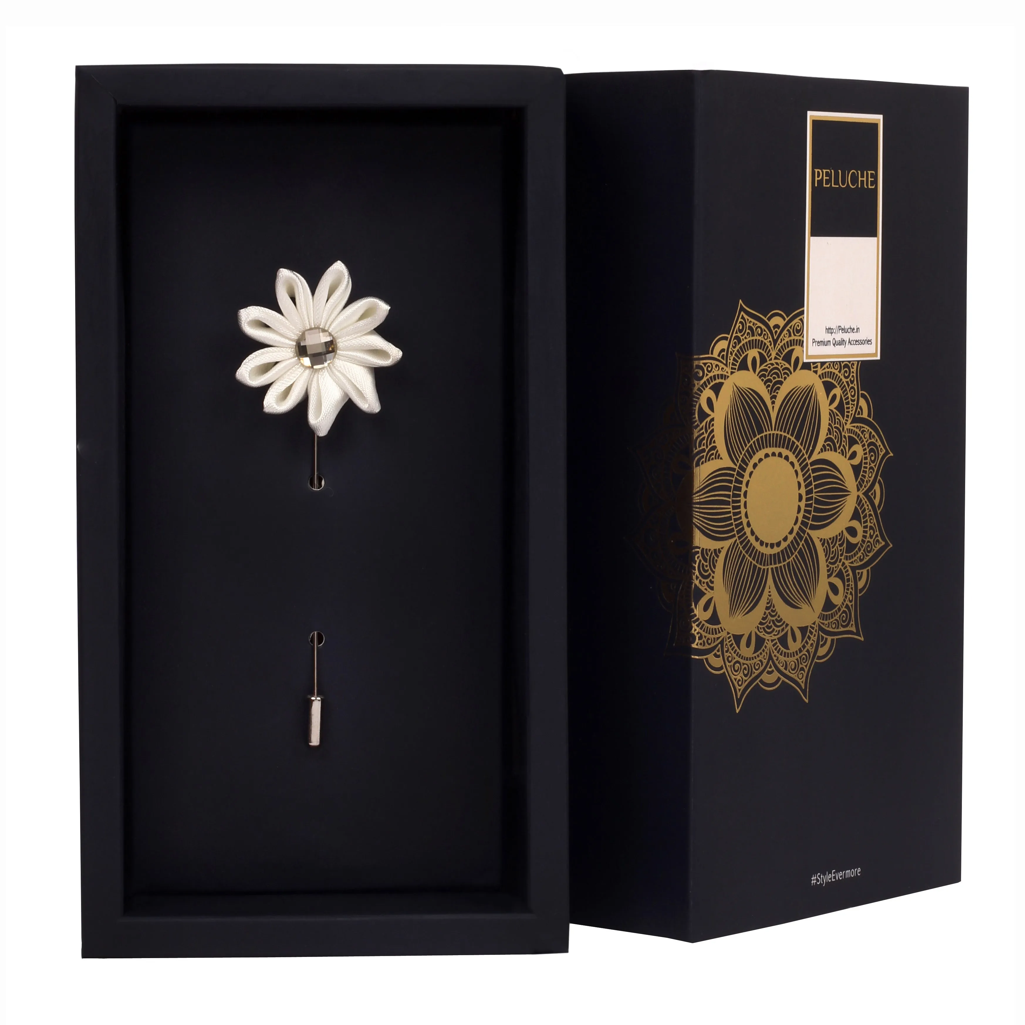 Peluche Glowing Petals White Brooch Lapel Pin