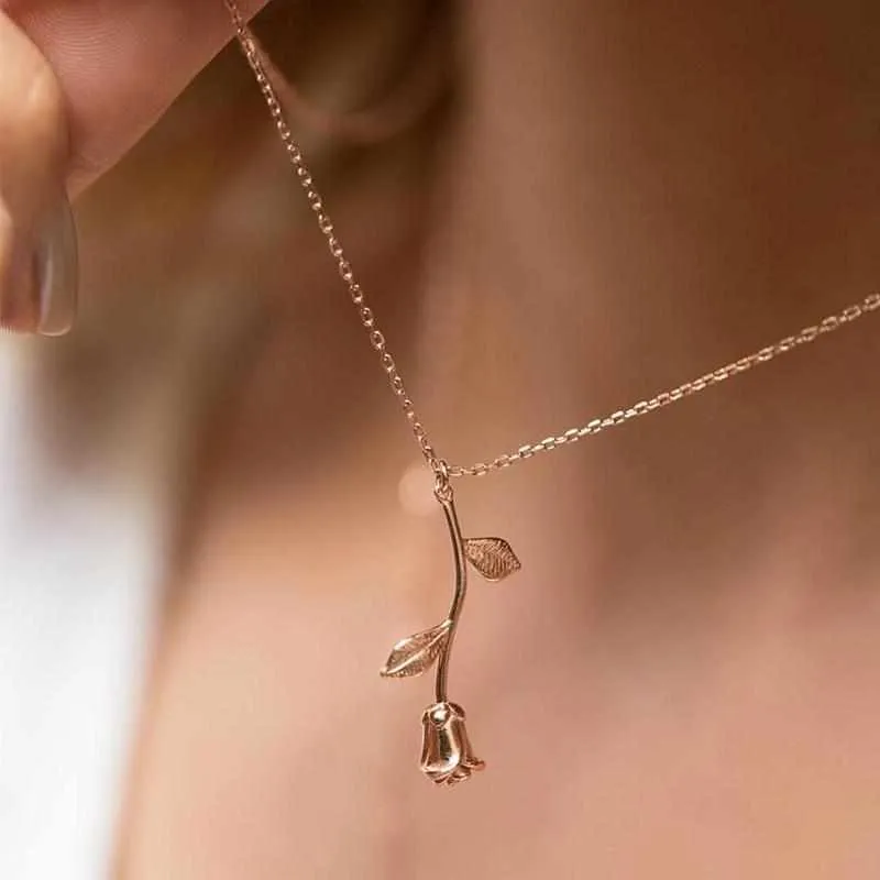 Rose necklace