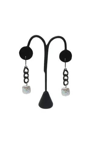 Sq Pearl Blk Chain Earrings