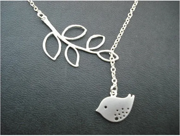 Stylish Women's Leaf Bird Pendant Necklace