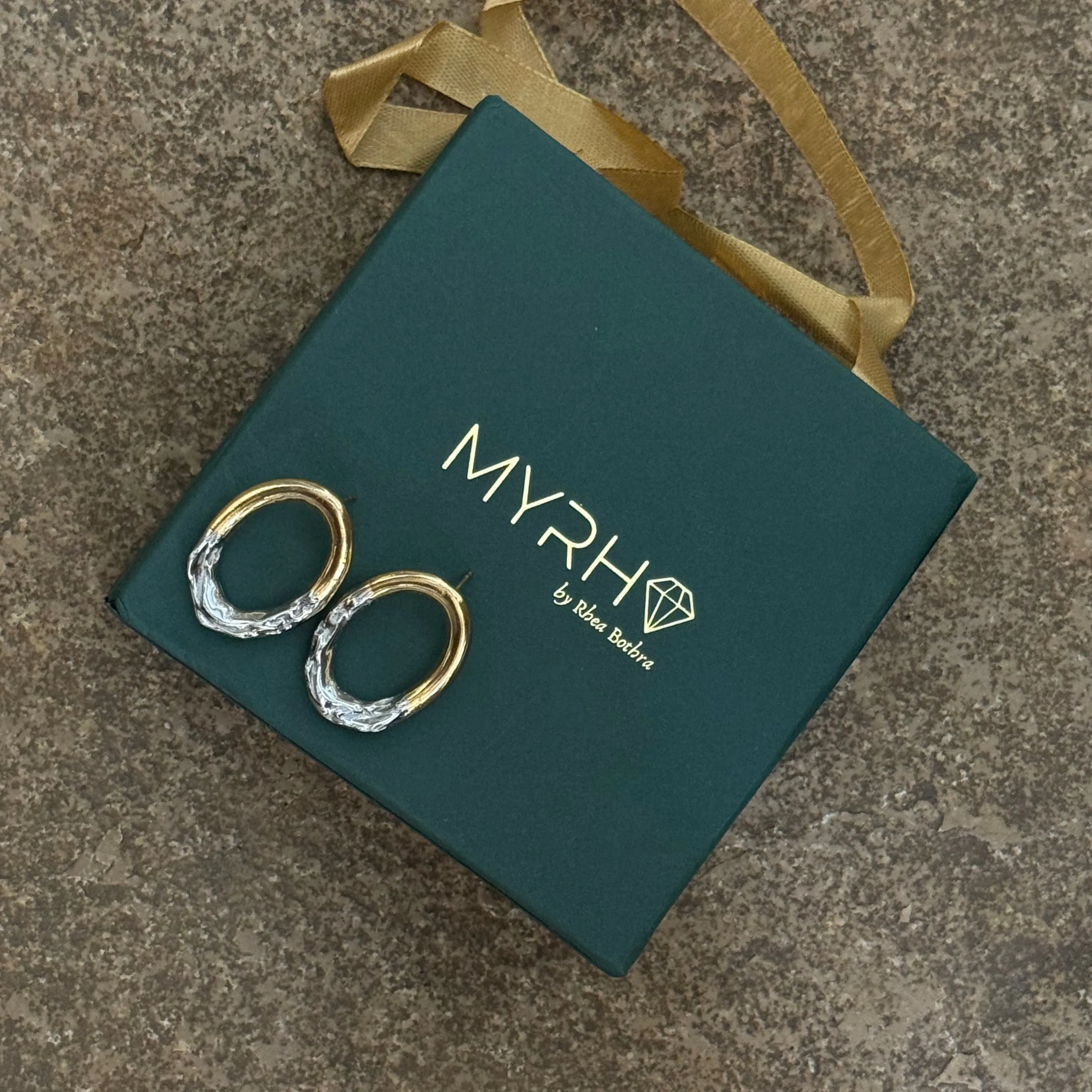 Textured O hoops earrings