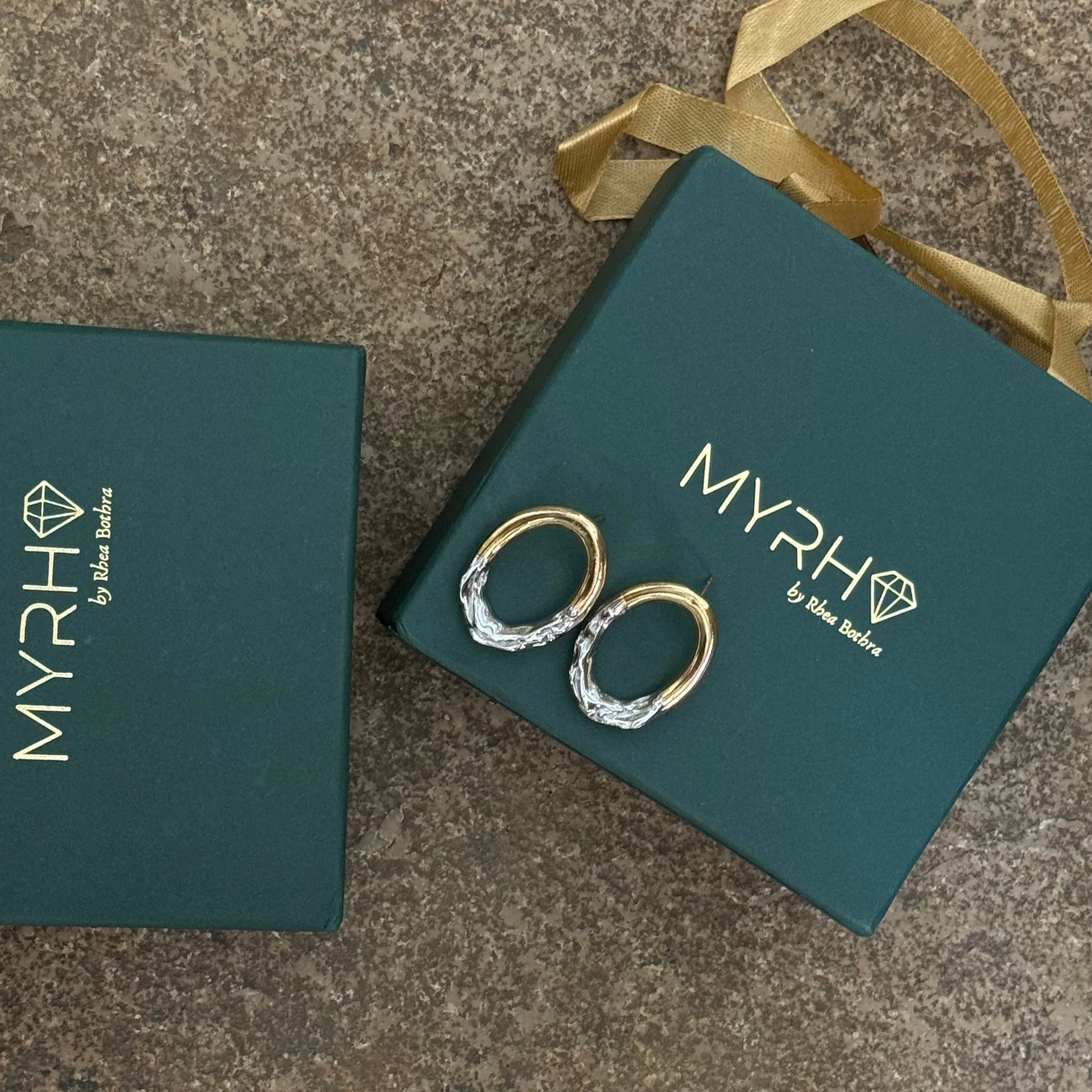 Textured O hoops earrings