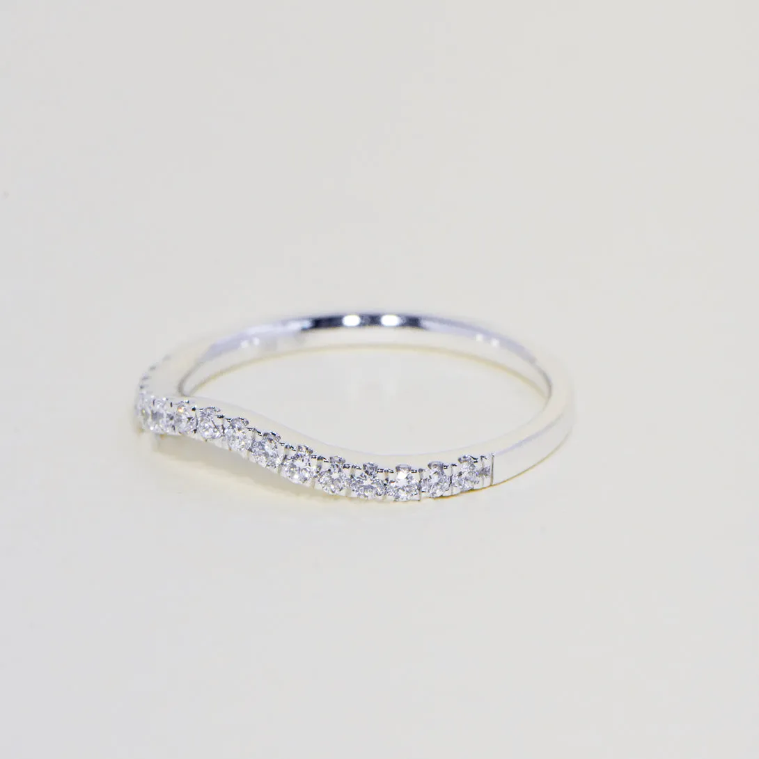 The Matthews Signature Curved Diamond Band