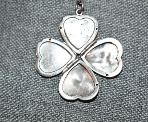 Vintage Estate Sterling 4-leaf Clover Heart Locket Pendant Necklace