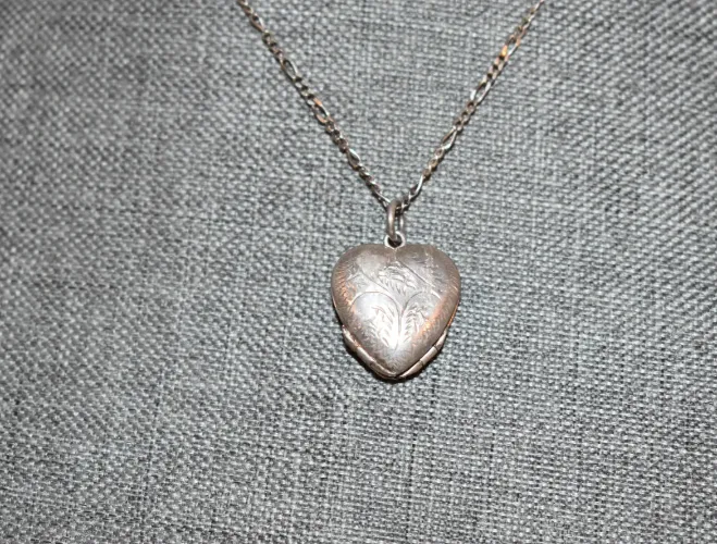Vintage Estate Sterling 4-leaf Clover Heart Locket Pendant Necklace