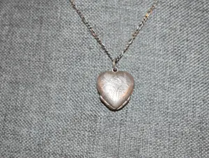 Vintage Estate Sterling 4-leaf Clover Heart Locket Pendant Necklace