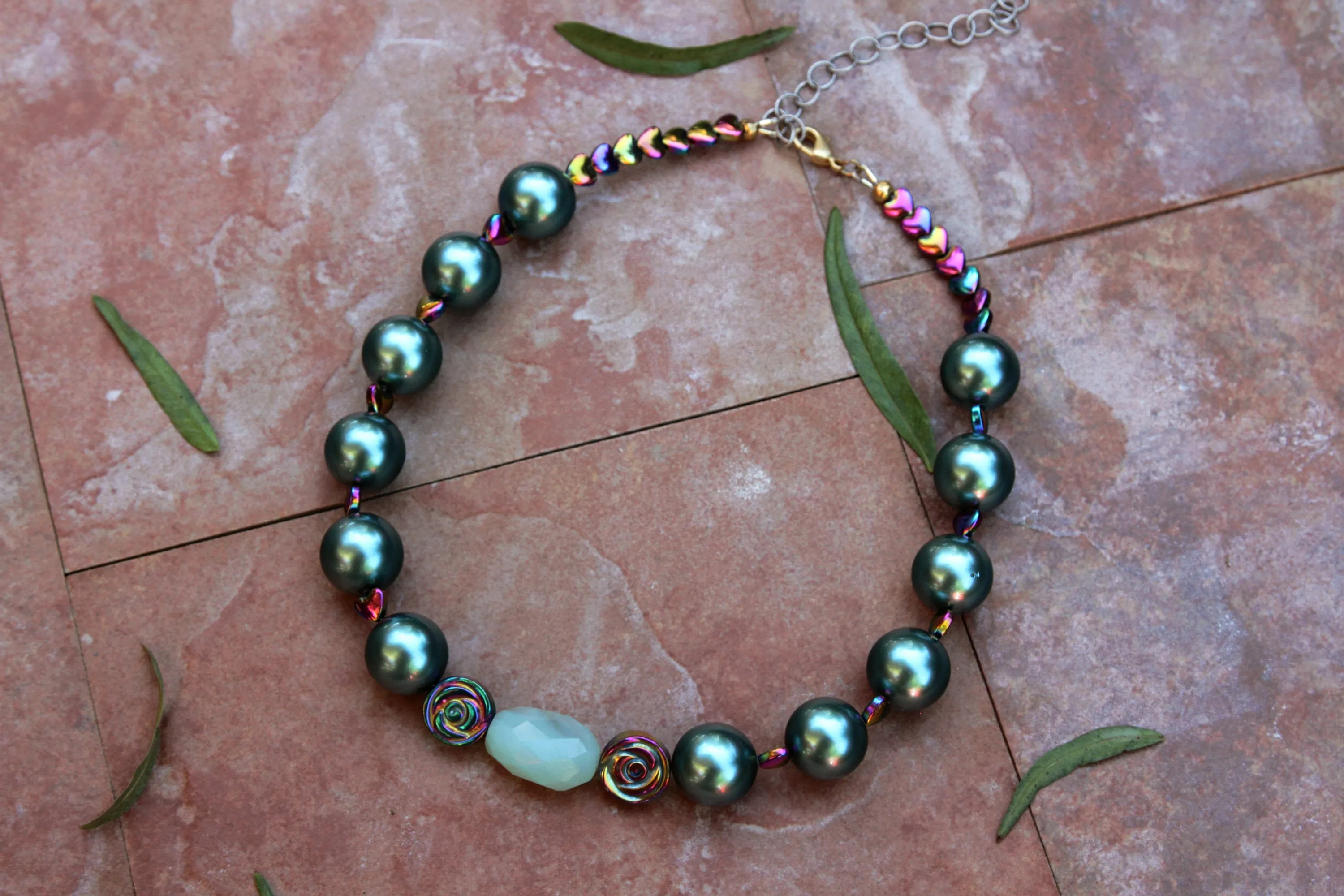 Women's Chalcedony gemstone & Mother of Pearl Necklace